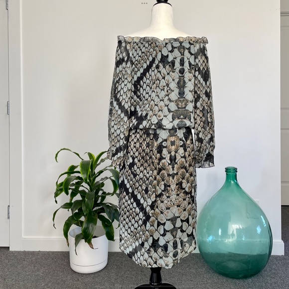 ** SOLD ** Jessica Simpson Snake Print Hi/Lo Dress. Size 12 - Picture 2 of 16